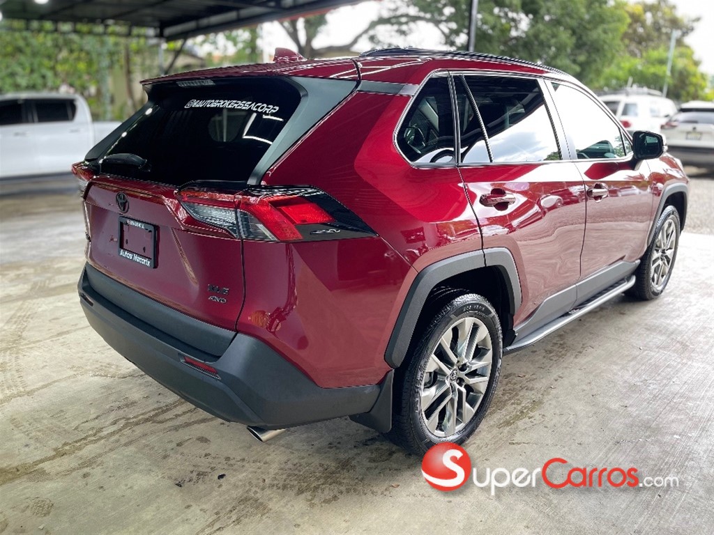 2020 Toyota RAV4 XLE Premium — foto 5 / 12