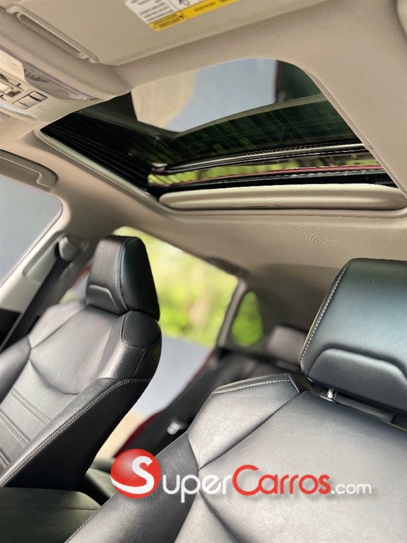 2020 Toyota RAV4 XLE Premium — foto 8 / 12