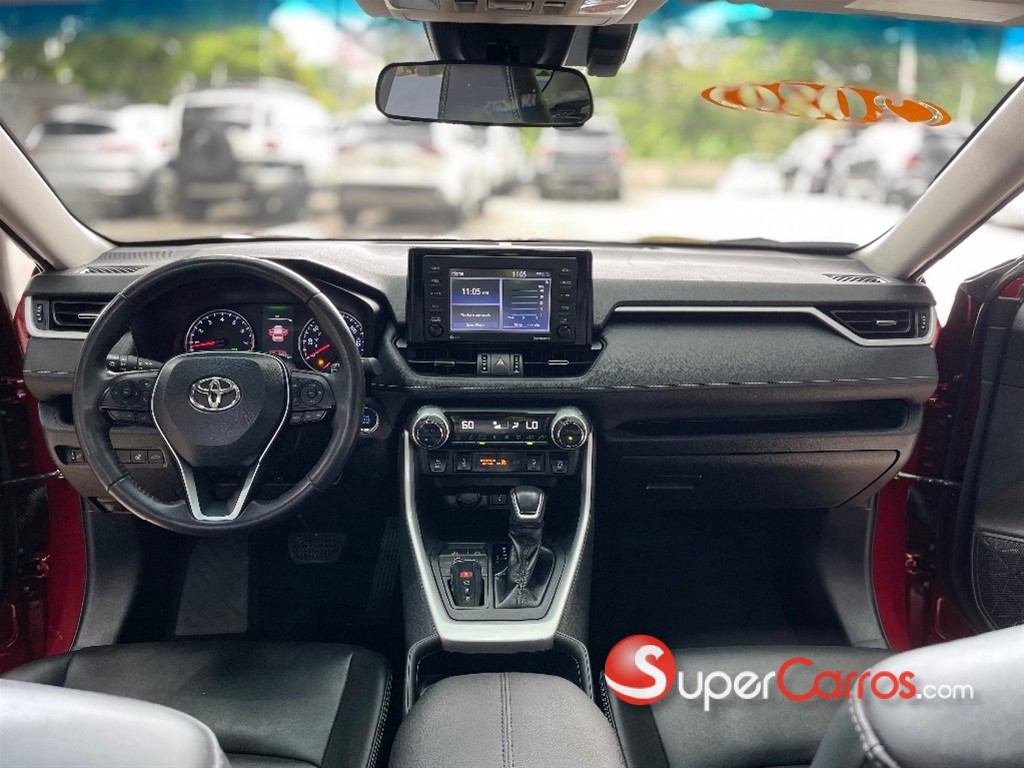 2020 Toyota RAV4 XLE Premium — foto 10 / 12