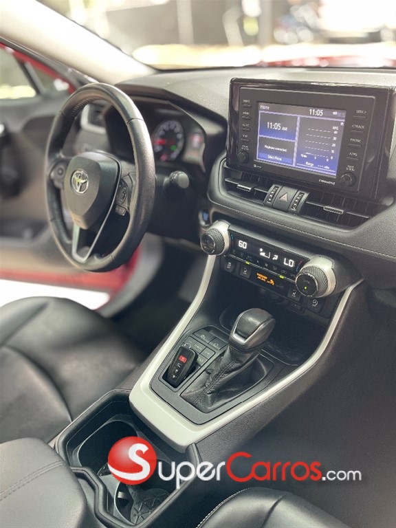 2020 Toyota RAV4 XLE Premium — foto 11 / 12