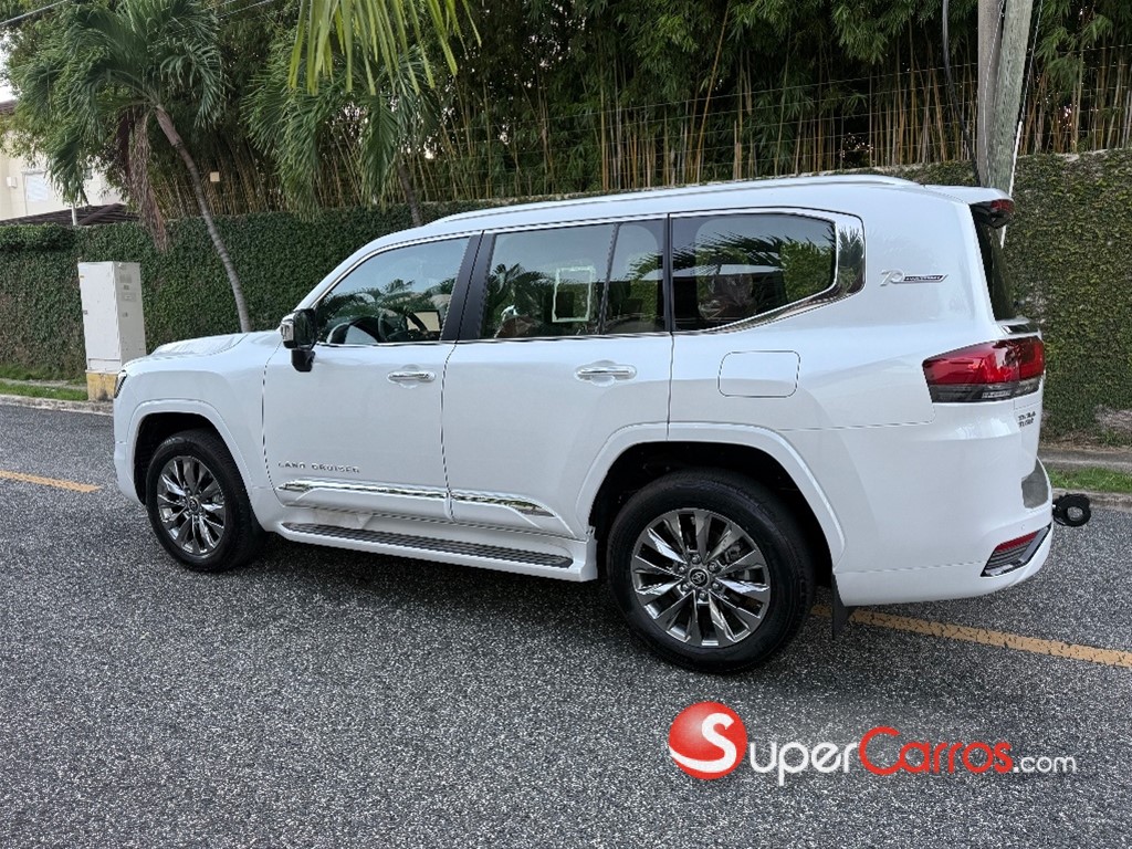 2026 Toyota Land Cruiser 70 ANIVERSARIO — foto 2 / 11