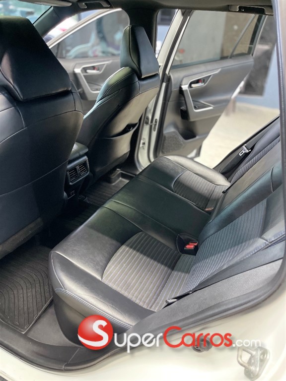 2021 Toyota RAV4 XSE Hybrid — foto 8 / 12