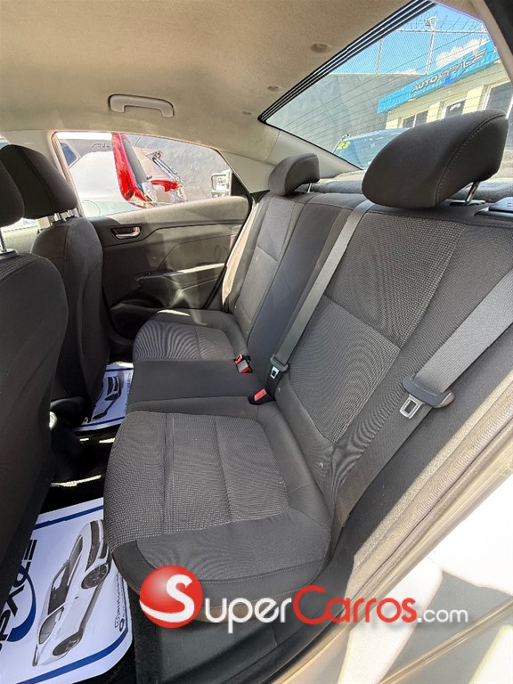 2020 Hyundai Accent SE — foto 6 / 10