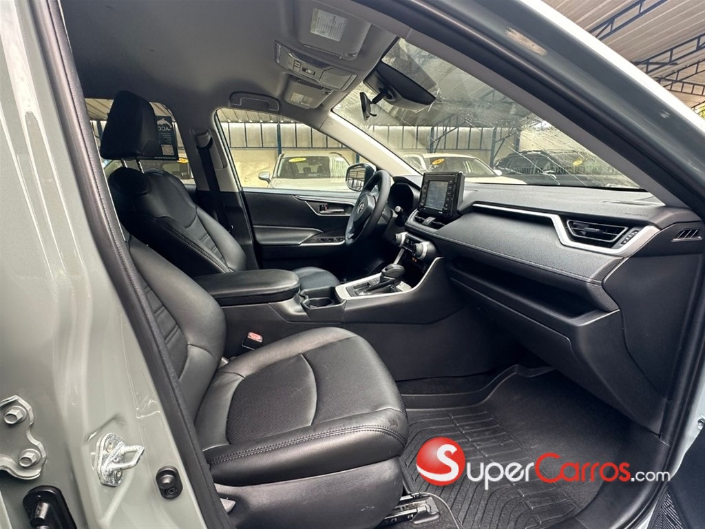 2020 Toyota RAV4 XLE — foto 3 / 8