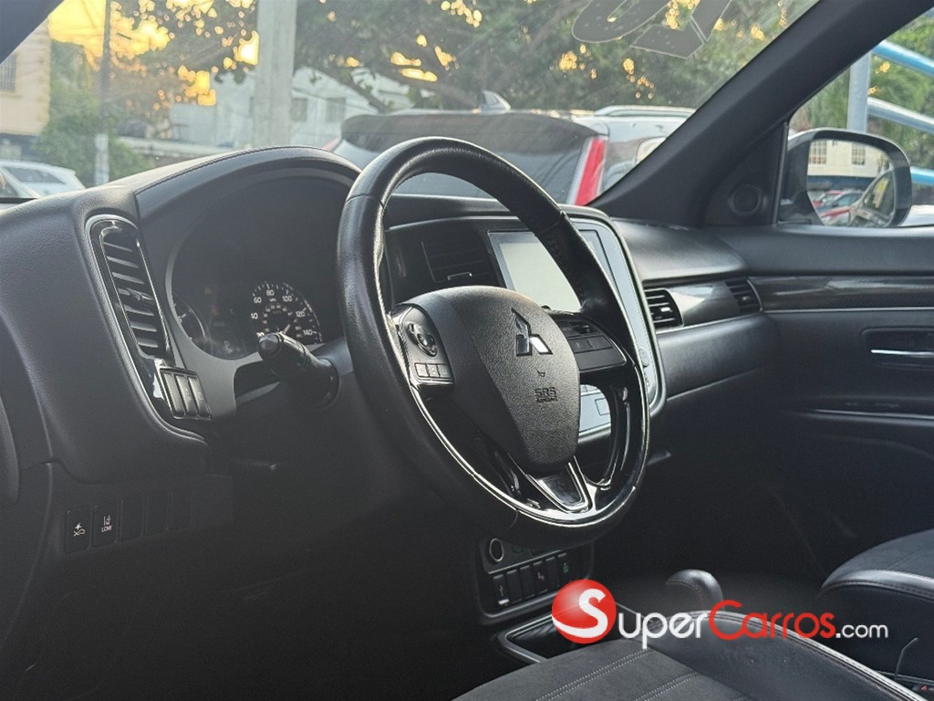 2020 Mitsubishi Motors Outlander Limited — foto 4 / 12