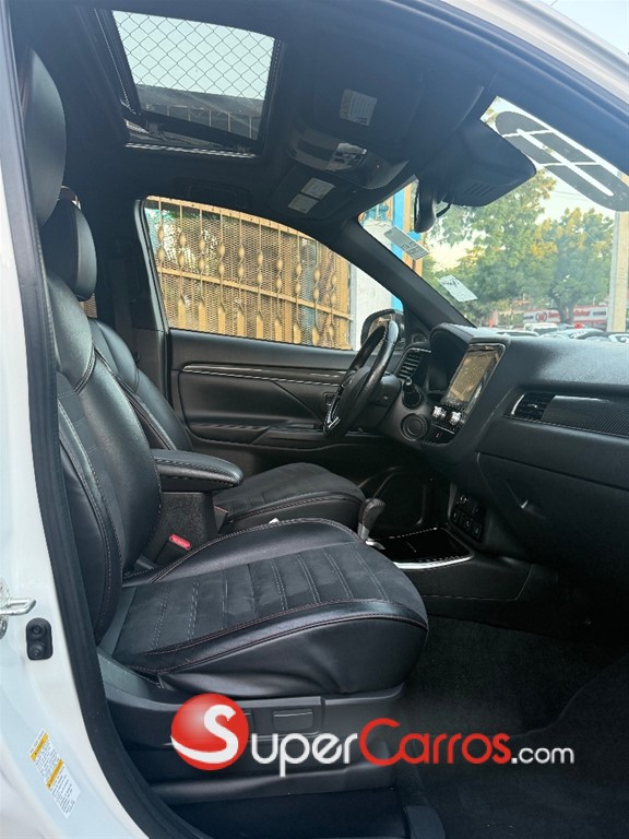 2020 Mitsubishi Motors Outlander Limited — foto 8 / 12