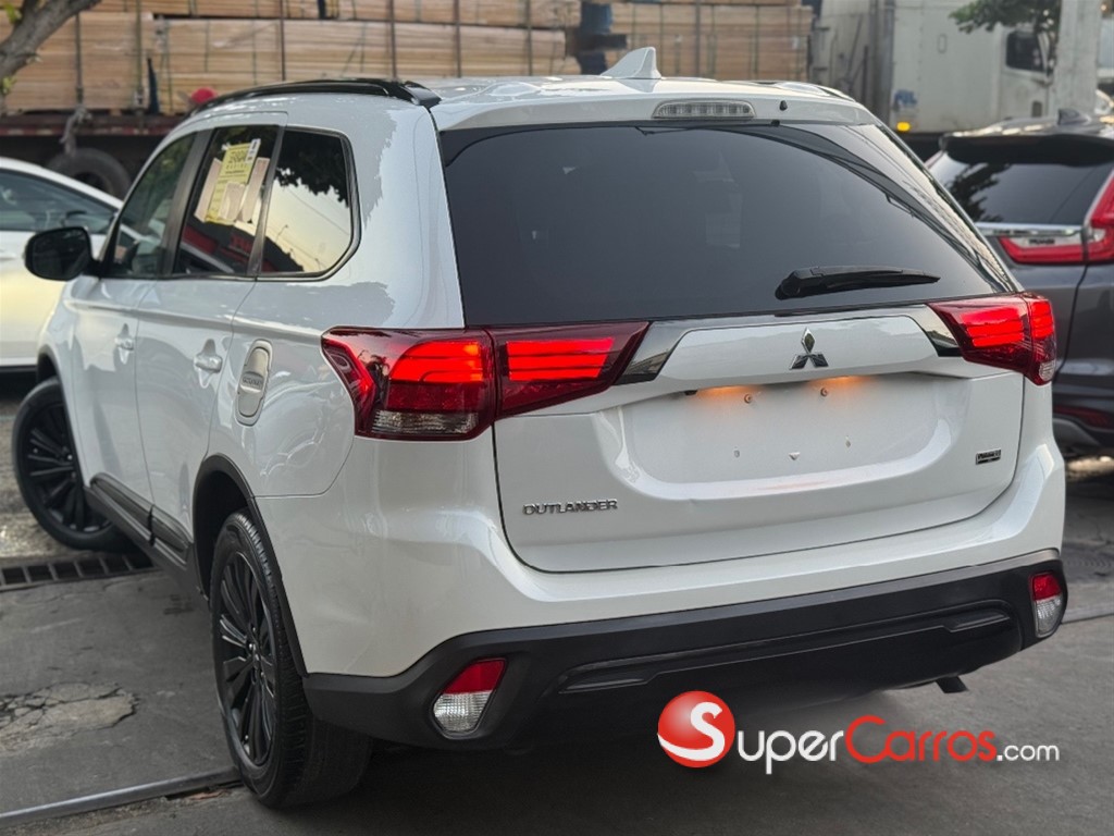 2020 Mitsubishi Motors Outlander Limited — foto 10 / 12