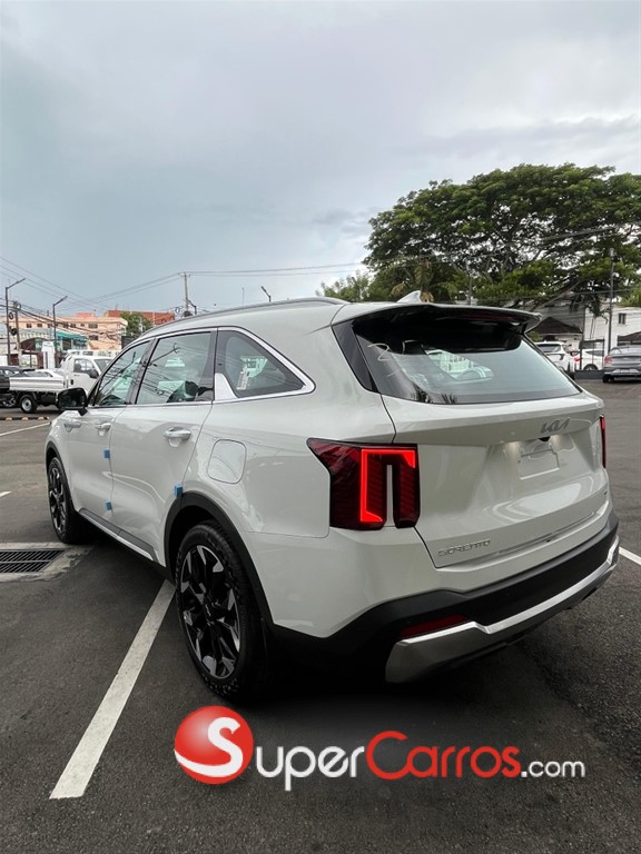 2027 Kia Sorento Limited — foto 2 / 12