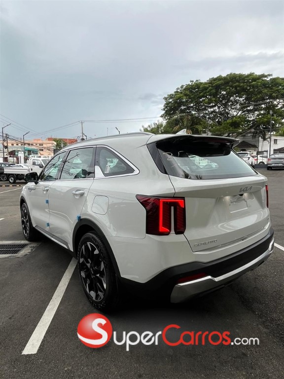 2027 Kia Sorento Limited — foto 10 / 12