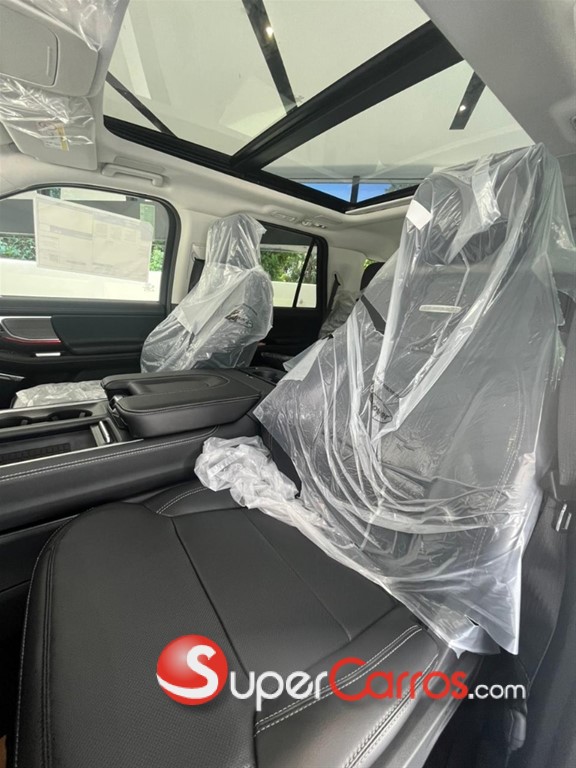 2026 Ford Expedition Platinum — foto 6 / 12