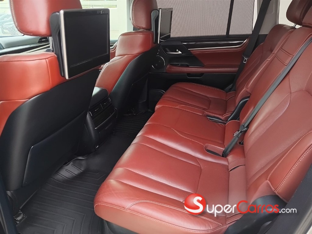2019 Lexus LX 570 — foto 11 / 12