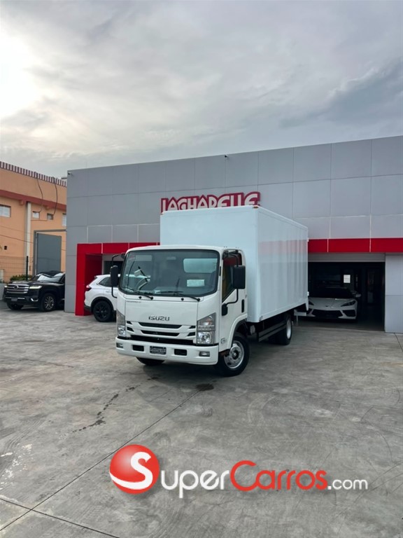 2027 Isuzu Camion Furgon