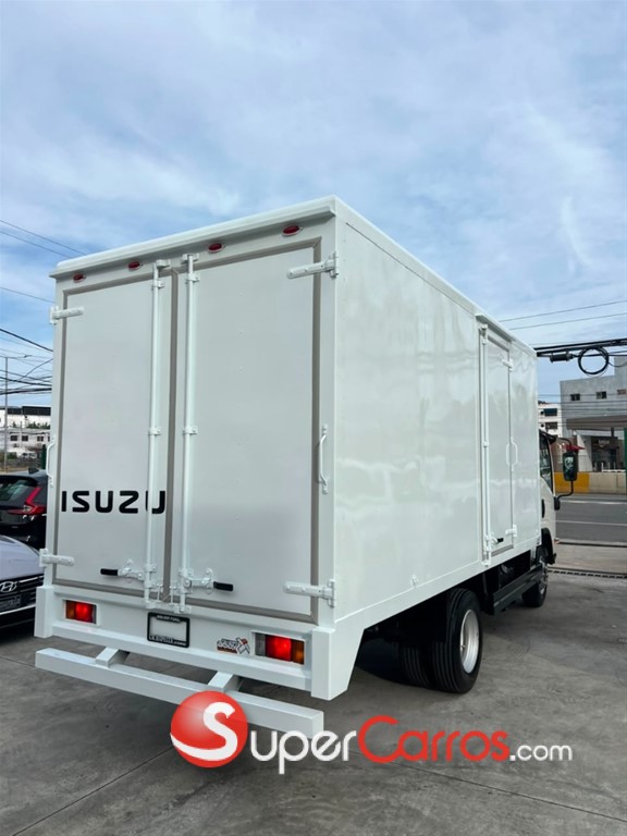 2027 Isuzu Camion Furgon — foto 7 / 12