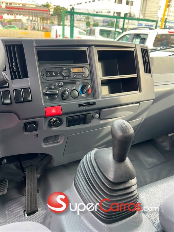 2027 Isuzu Camion Furgon — foto 9 / 12
