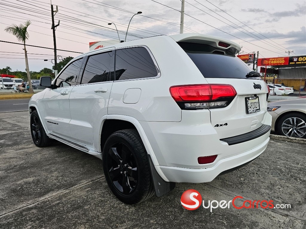 2014 Jeep Grand Cherokee Laredo — foto 11 / 12