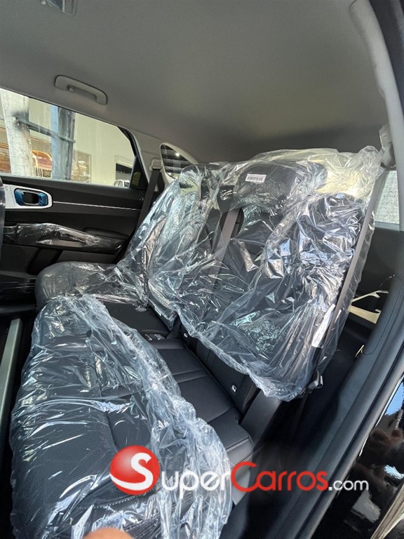 2027 Kia Sorento Luxury — foto 4 / 10