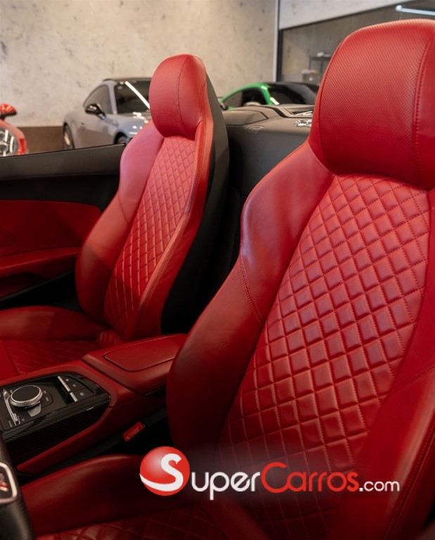 2017 Audi R8 V10 Spyder — foto 8 / 11