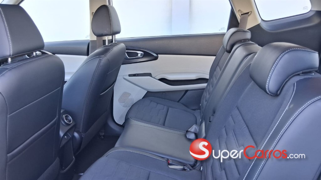 2026 Kia Carens — foto 11 / 12