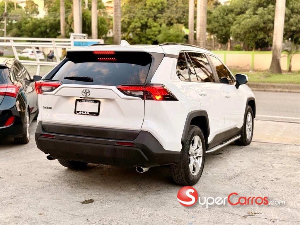 2021 Toyota RAV4 — foto 3 / 8