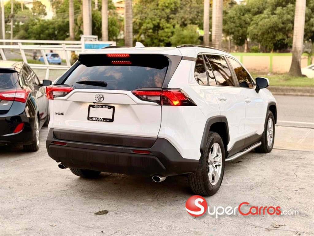 2021 Toyota RAV4 — foto 4 / 8