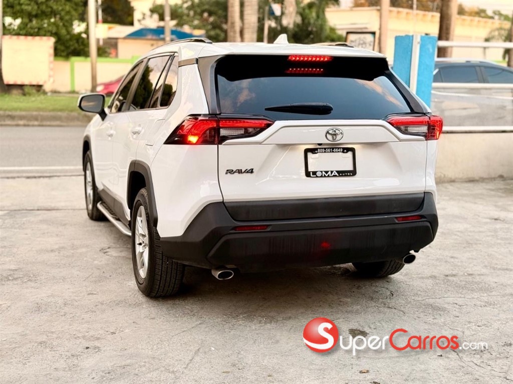 2021 Toyota RAV4 — foto 5 / 8
