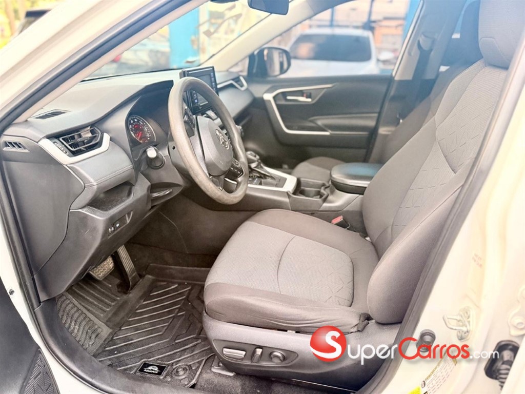 2021 Toyota RAV4 — foto 6 / 8