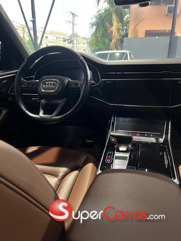 2019 Audi Q8 Premium — foto 8 / 11