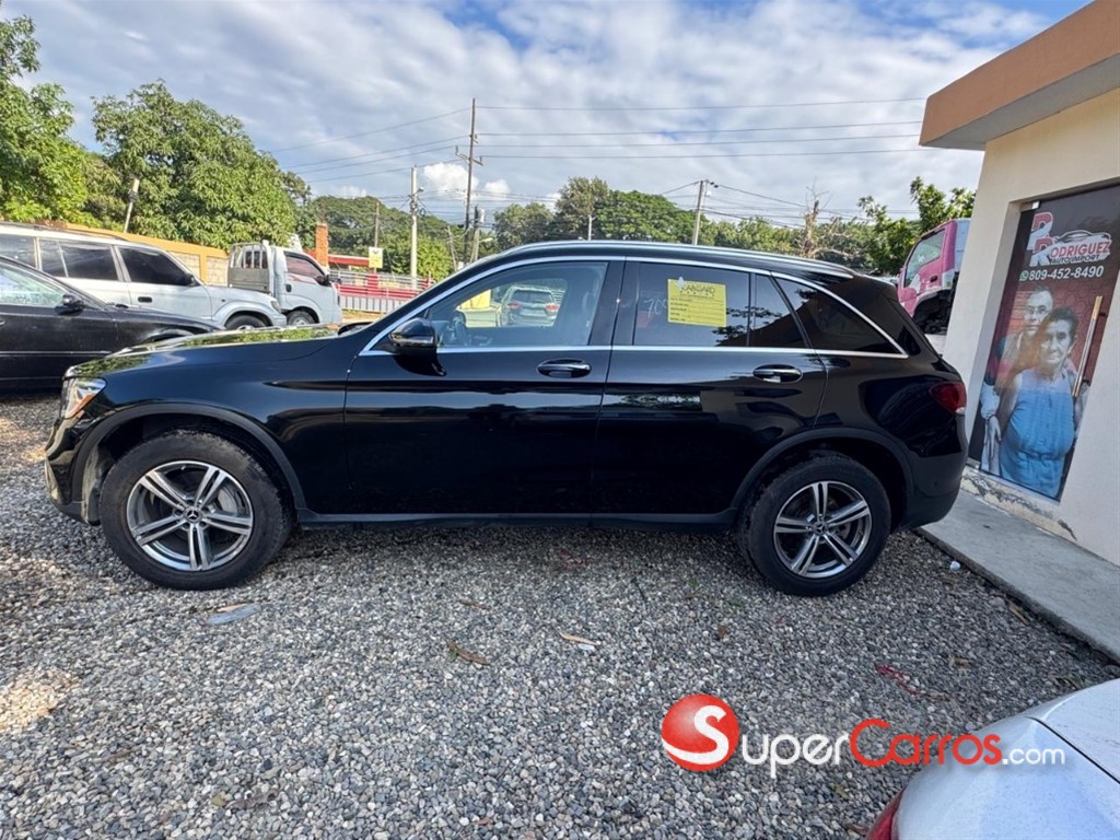2021 Mercedes-Benz Clase GLC 300 4MATIC — foto 2 / 11