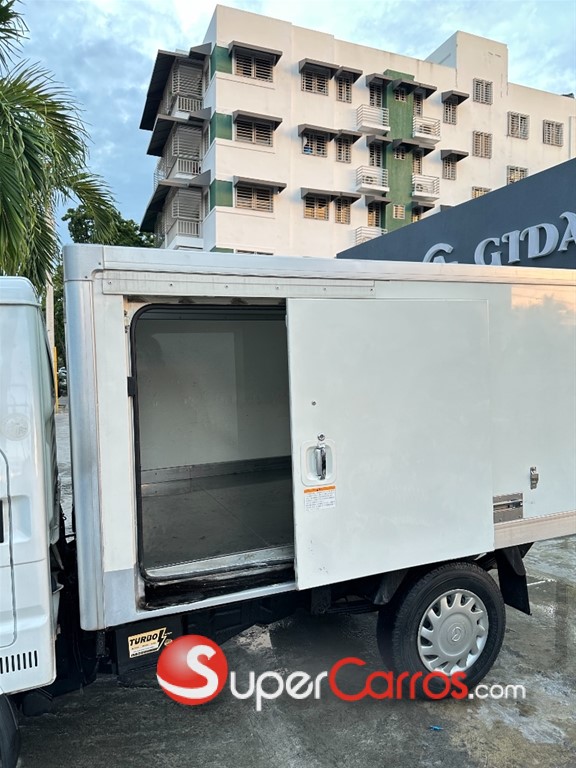 2017 Mazda Bongo — foto 11 / 12