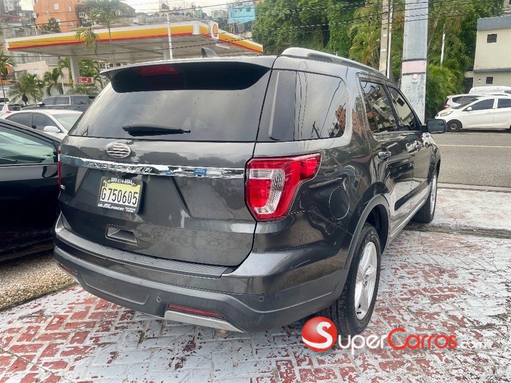 2019 Ford Explorer — foto 4 / 12