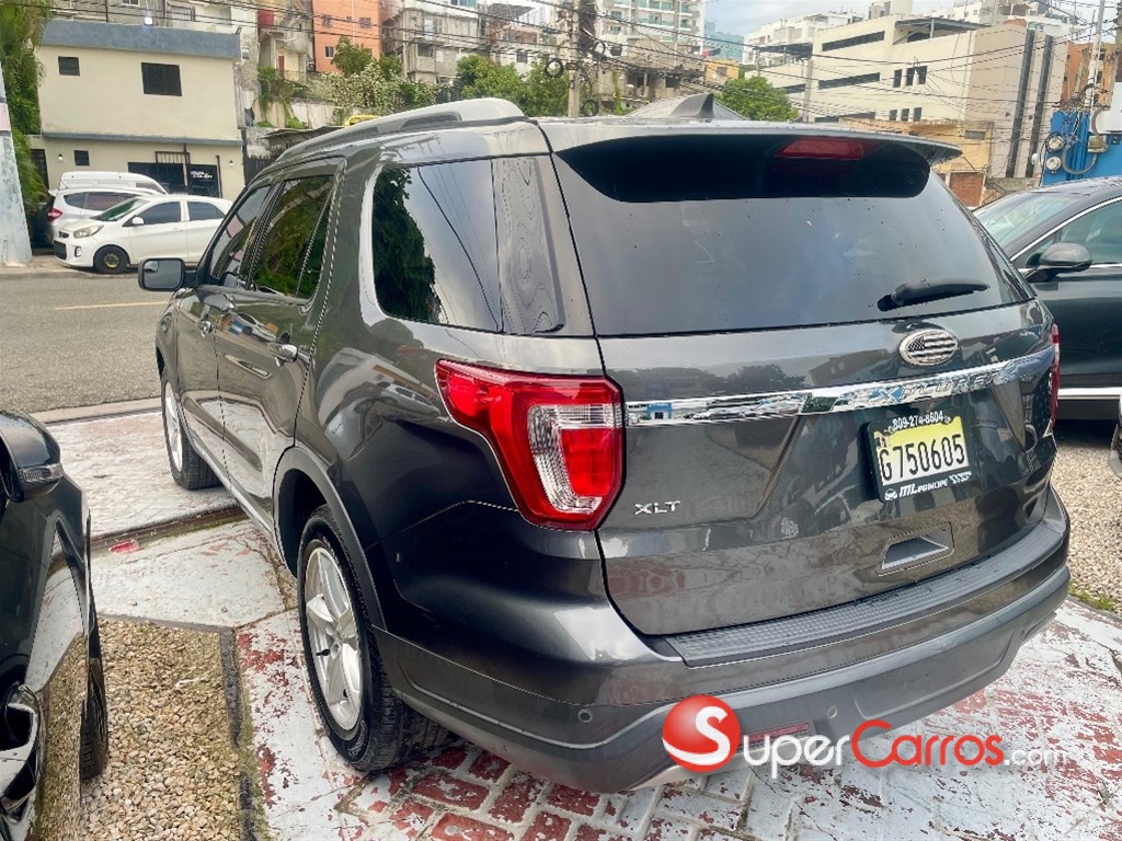 2019 Ford Explorer — foto 6 / 12
