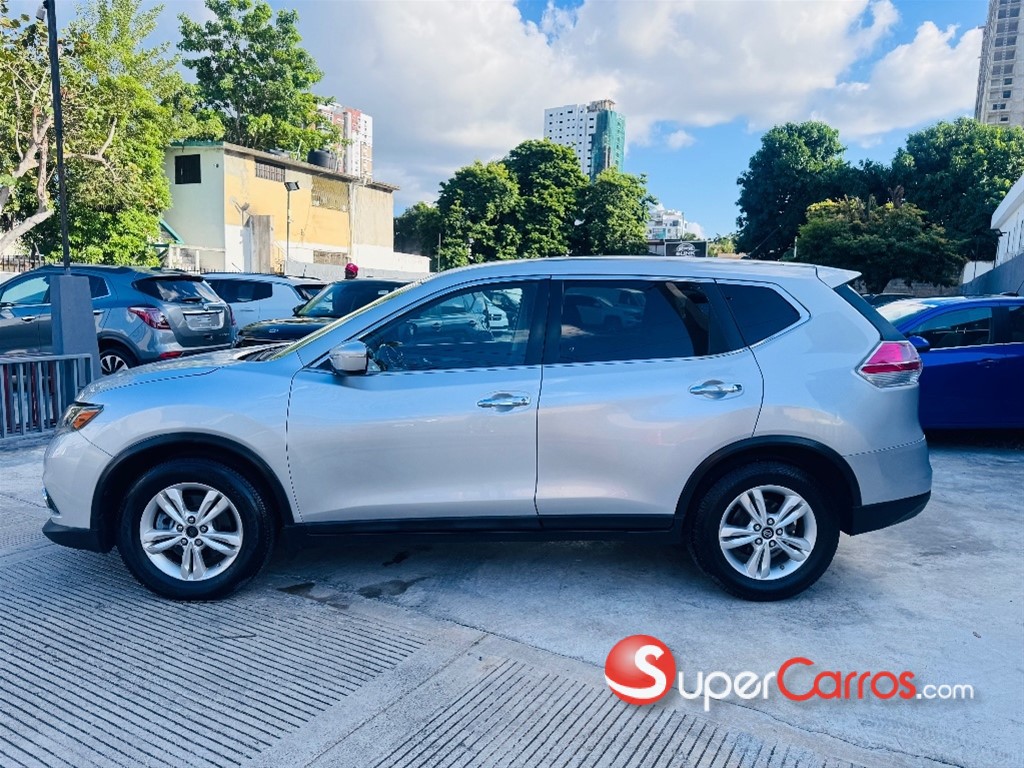 2015 Nissan Rogue SV — foto 4 / 12