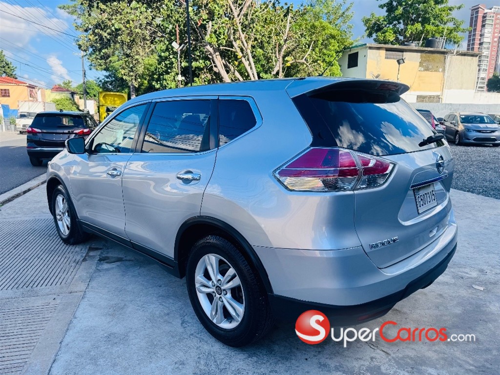2015 Nissan Rogue SV — foto 5 / 12