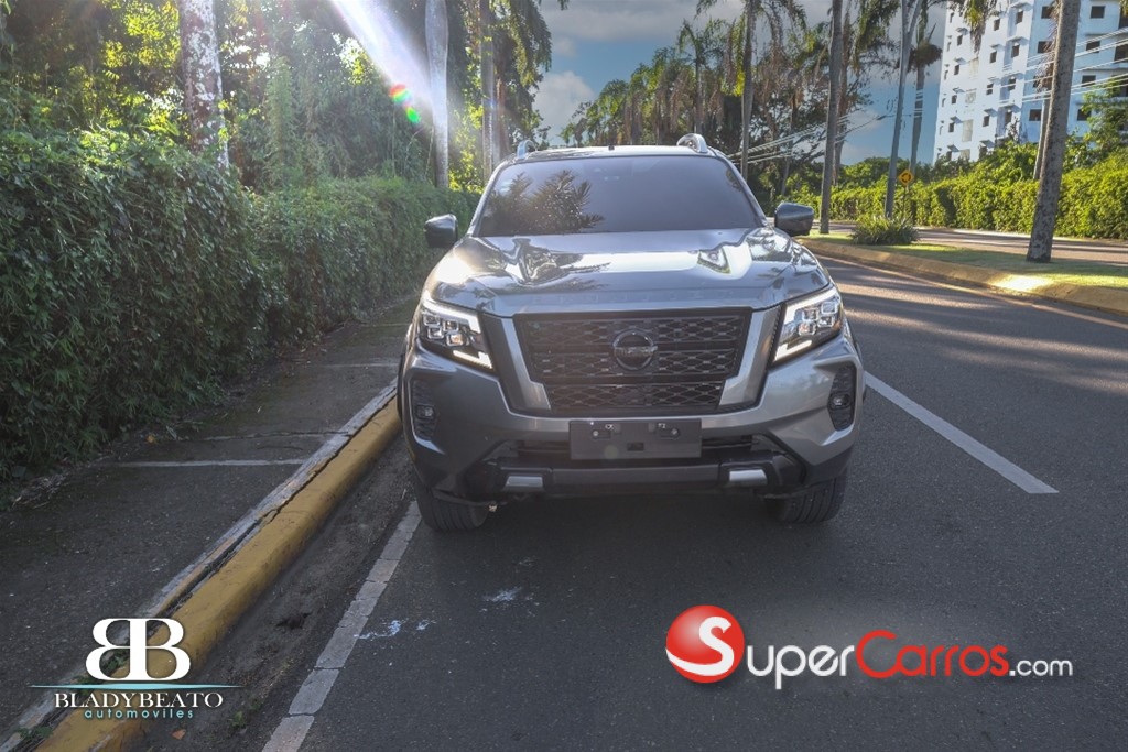 2022 Nissan Frontier LE — foto 2 / 11