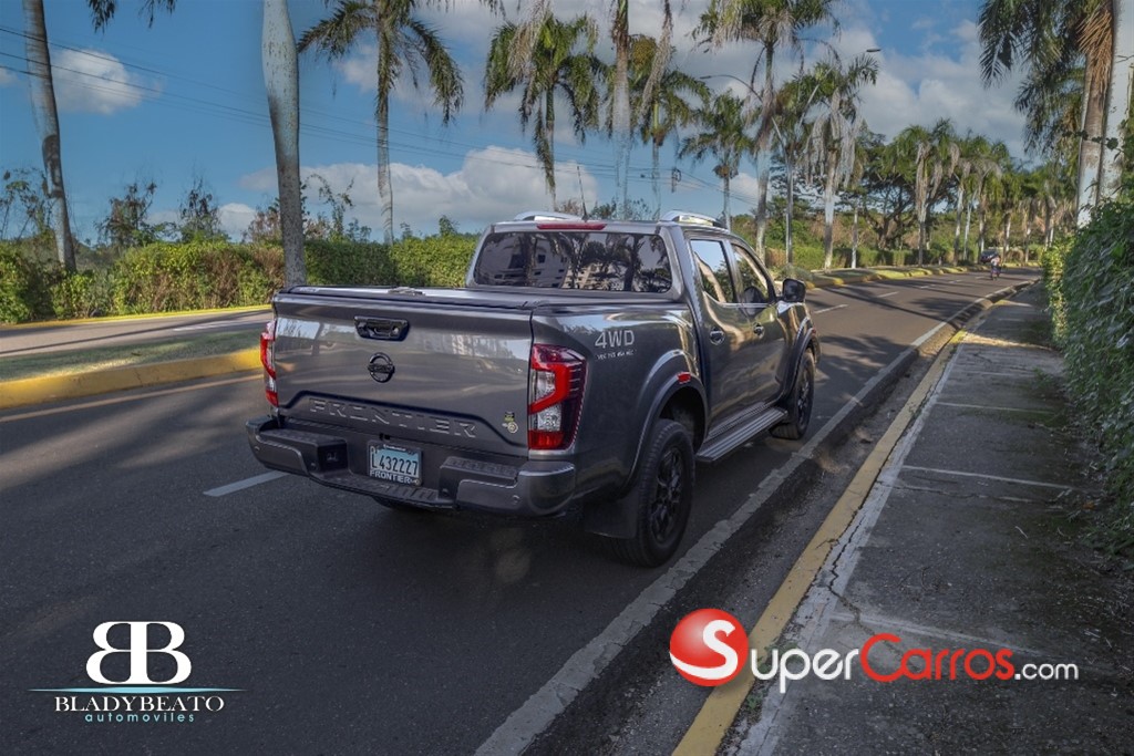 2022 Nissan Frontier LE — foto 8 / 11