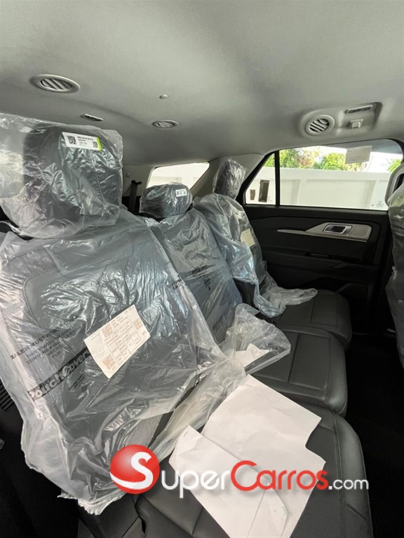 2025 Ford Explorer Active — foto 4 / 9