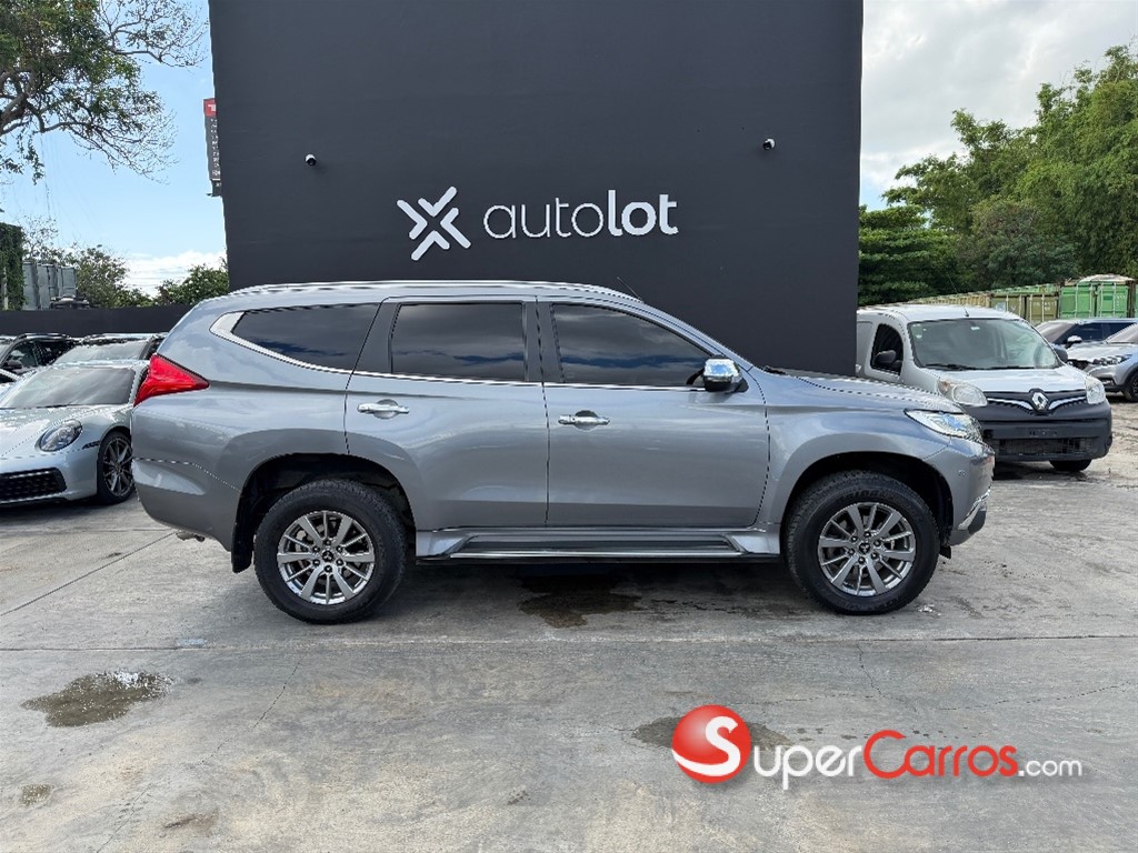 2019 Mitsubishi Motors Montero Sport — foto 2 / 10