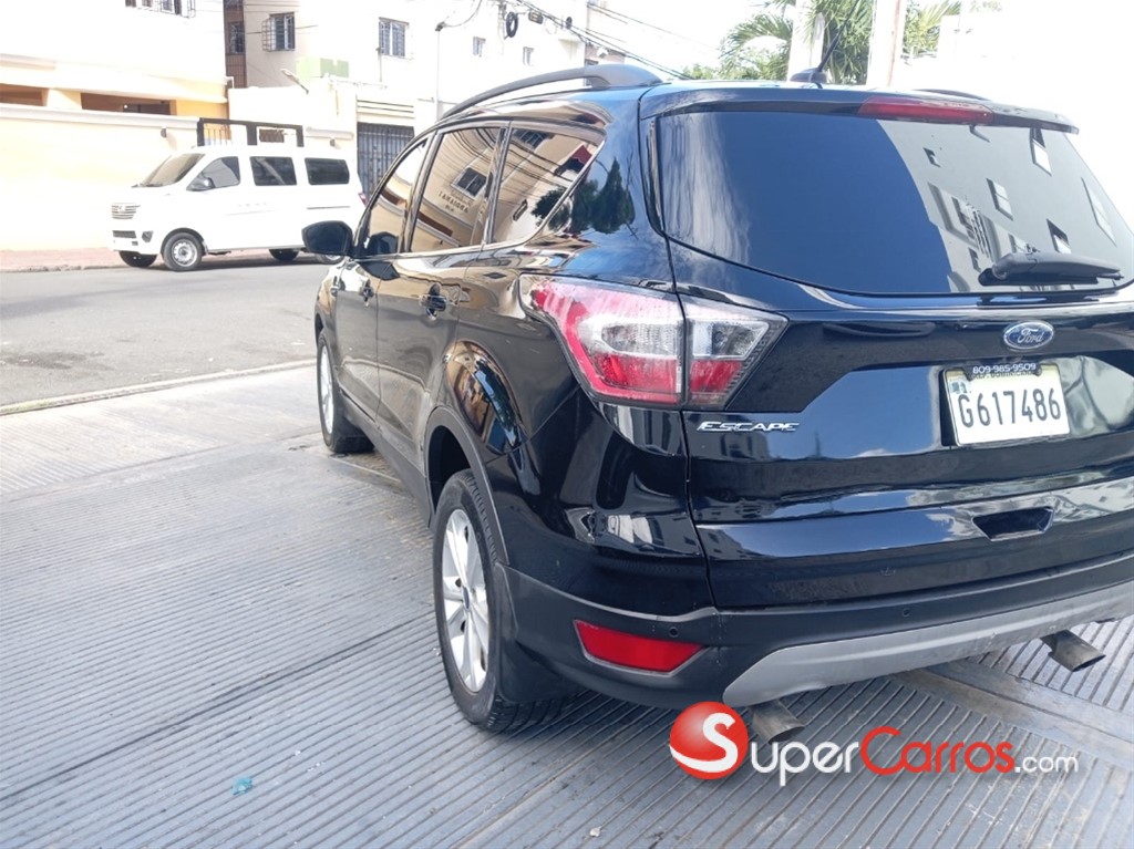 2017 Ford Escape SE Ecoboost — foto 2 / 12
