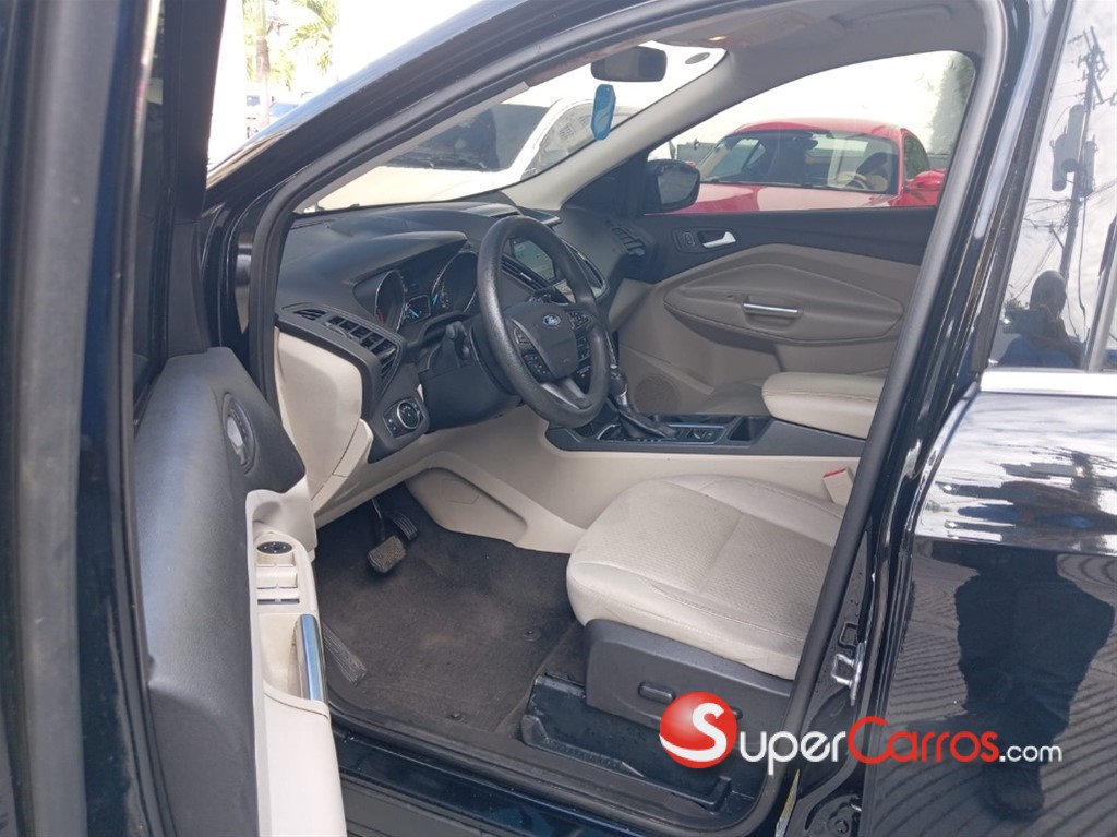 2017 Ford Escape SE Ecoboost — foto 9 / 12