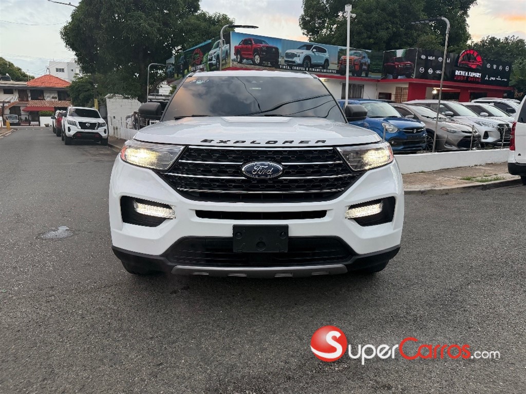 2021 Ford Explorer XLT — foto 6 / 12