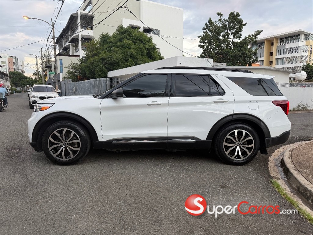 2021 Ford Explorer XLT — foto 8 / 12