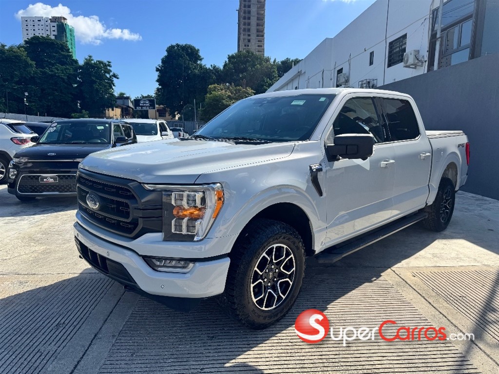 2021 Ford F 150 XLT ECOBOOST — foto 2 / 12