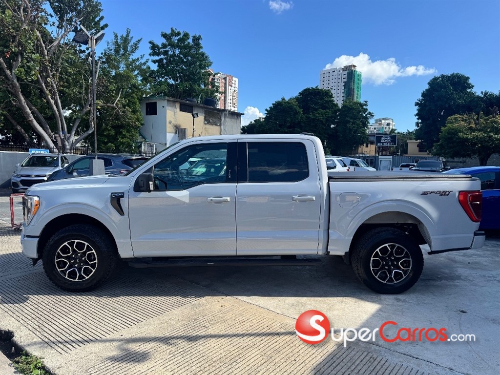 2021 Ford F 150 XLT ECOBOOST — foto 4 / 12