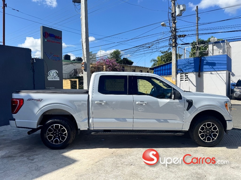 2021 Ford F 150 XLT ECOBOOST — foto 5 / 12