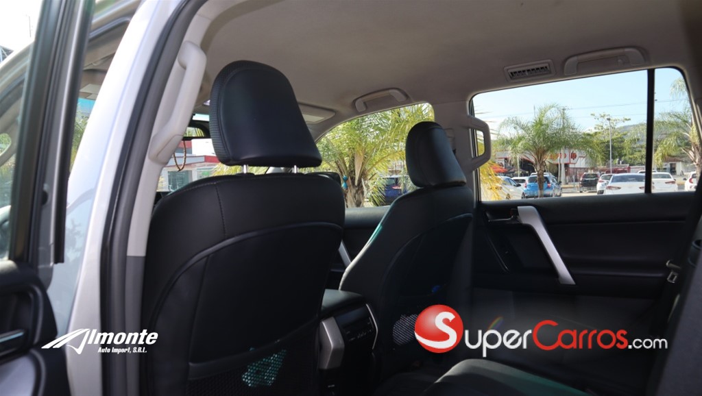 2011 Toyota Land Cruiser Prado — foto 8 / 12