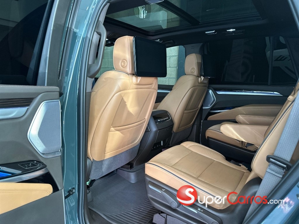 2026 Cadillac Escalade Premium Luxury — foto 10 / 12