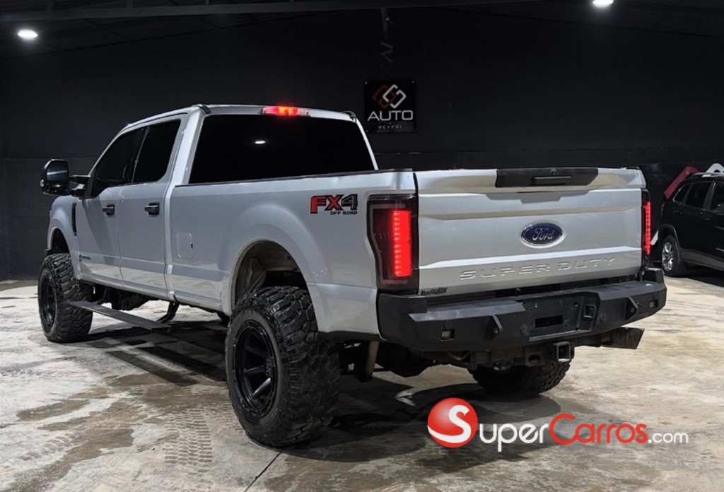 2017 Ford F 350 Super Duty — foto 4 / 10