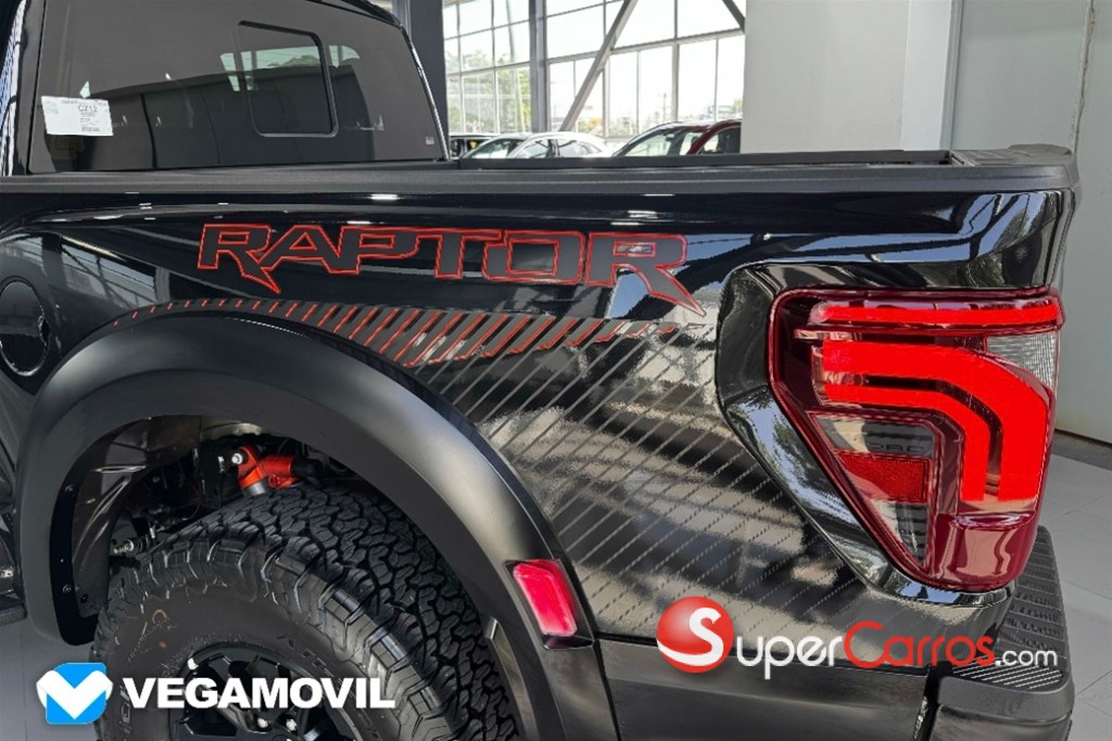 2025 Ford F 150 Raptor — foto 6 / 12