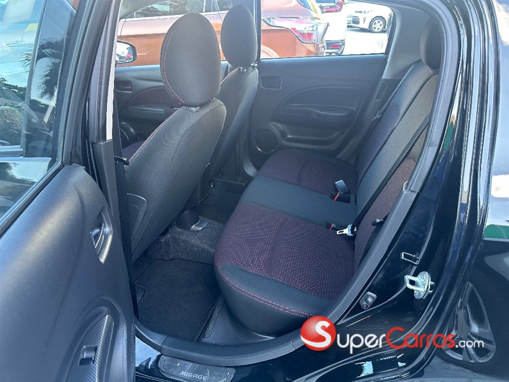 2022 Mitsubishi Motors Mirage Black Edition — foto 10 / 12