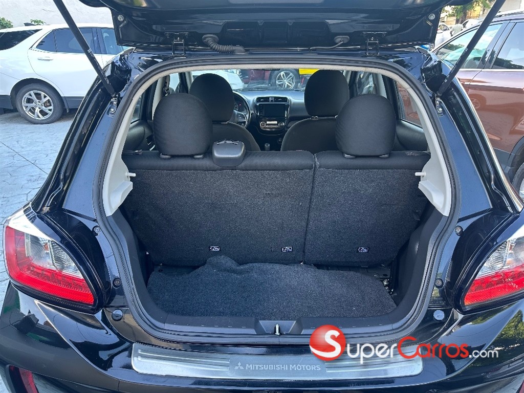 2022 Mitsubishi Motors Mirage Black Edition — foto 11 / 12